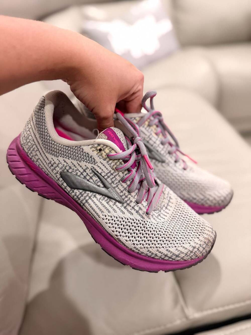 Brooks Revel 3 Running Shoes Size 7 Gray Pink